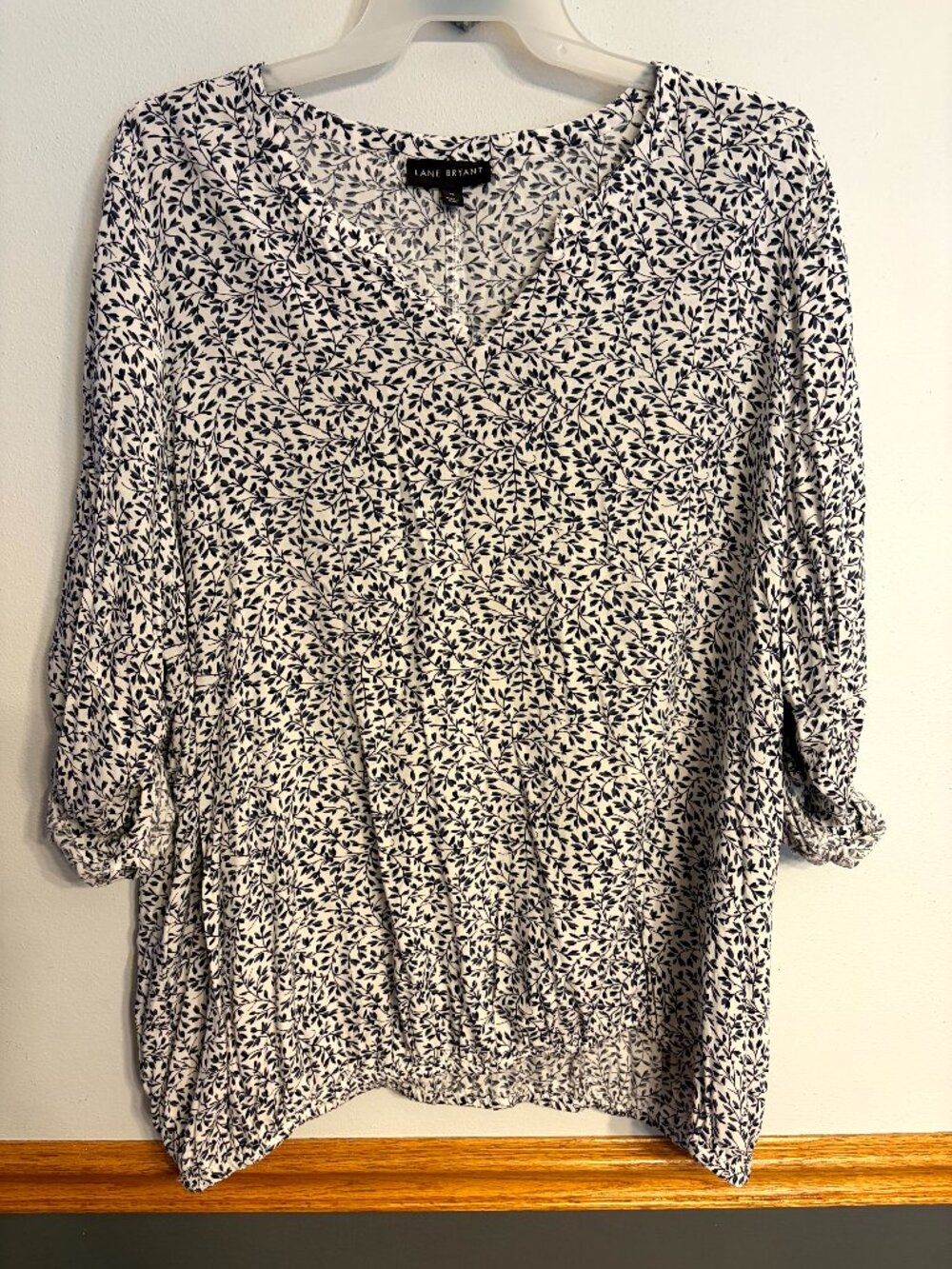 Lane Bryant Plus Size Blouse White/Blue floral Roll Sleeves Size 26